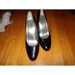 Nine West leather pumps with 3 1/2‎ inch heel New No Box 7M